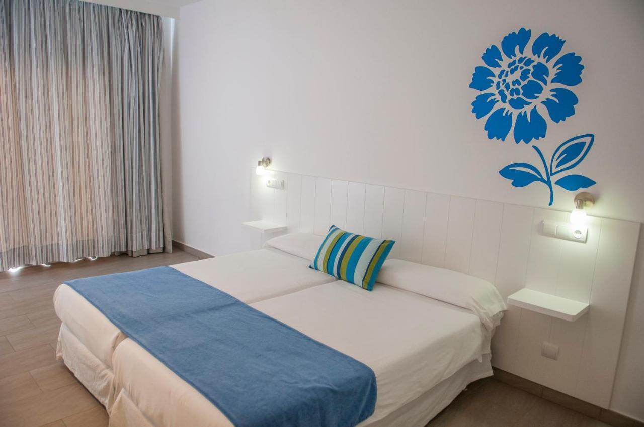 Hostal Xuroy Cala Alcaufar Esterno foto