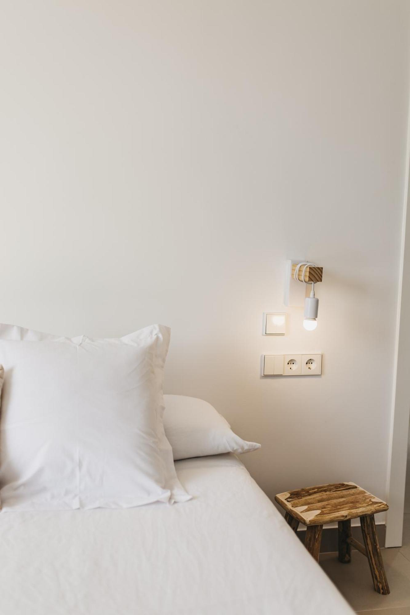 Hostal Xuroy Cala Alcaufar Esterno foto