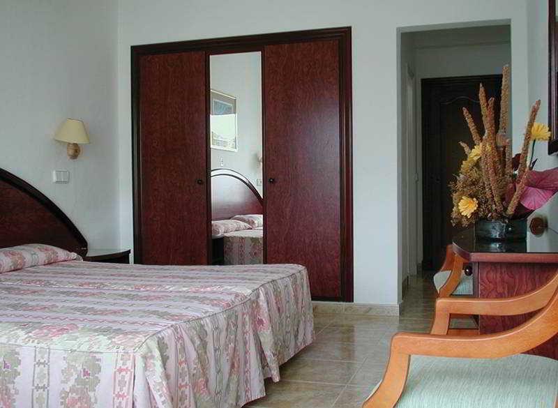 Hostal Xuroy Cala Alcaufar Esterno foto